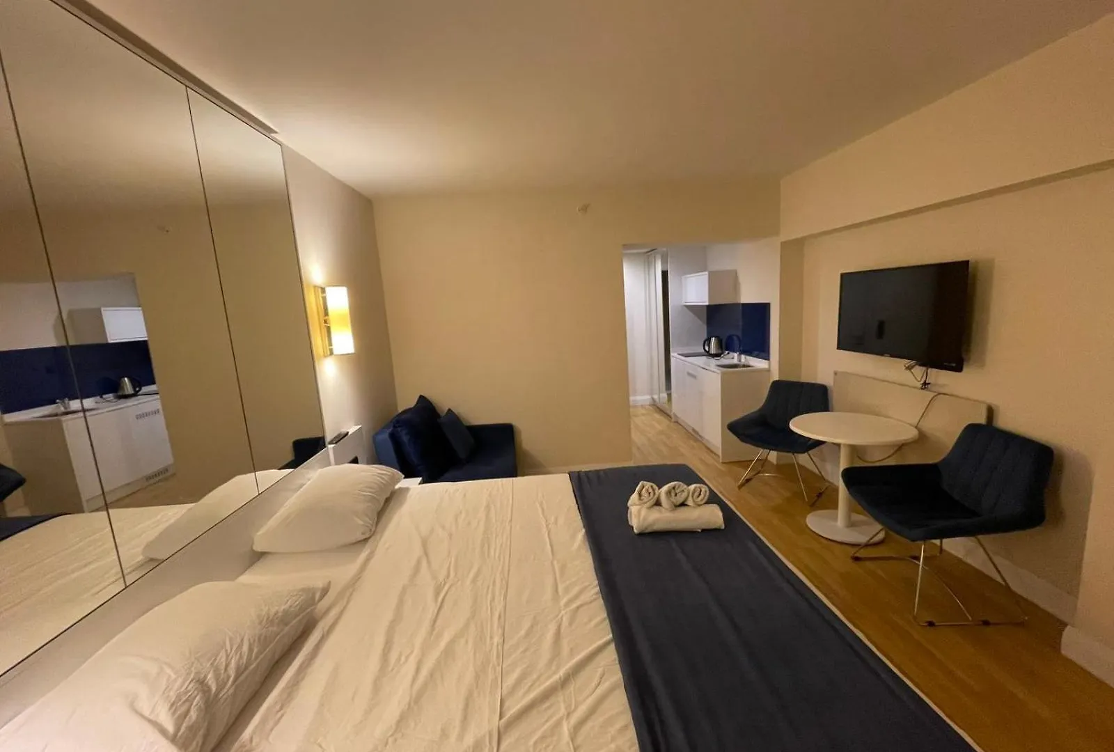 アパートホテル Georgia Batumi 5Star Apartments N4