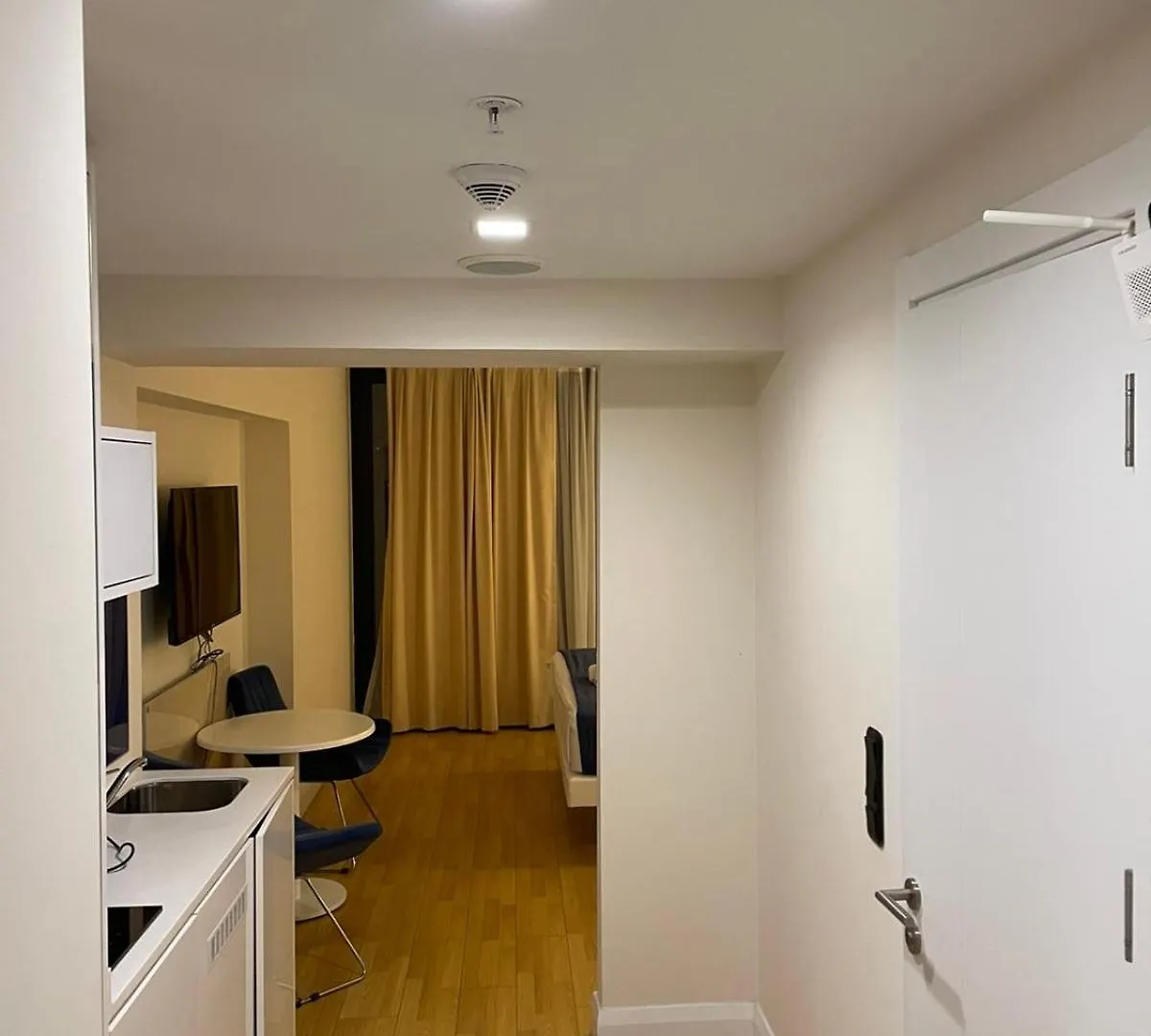 アパートホテル Georgia Batumi 5Star Apartments N4