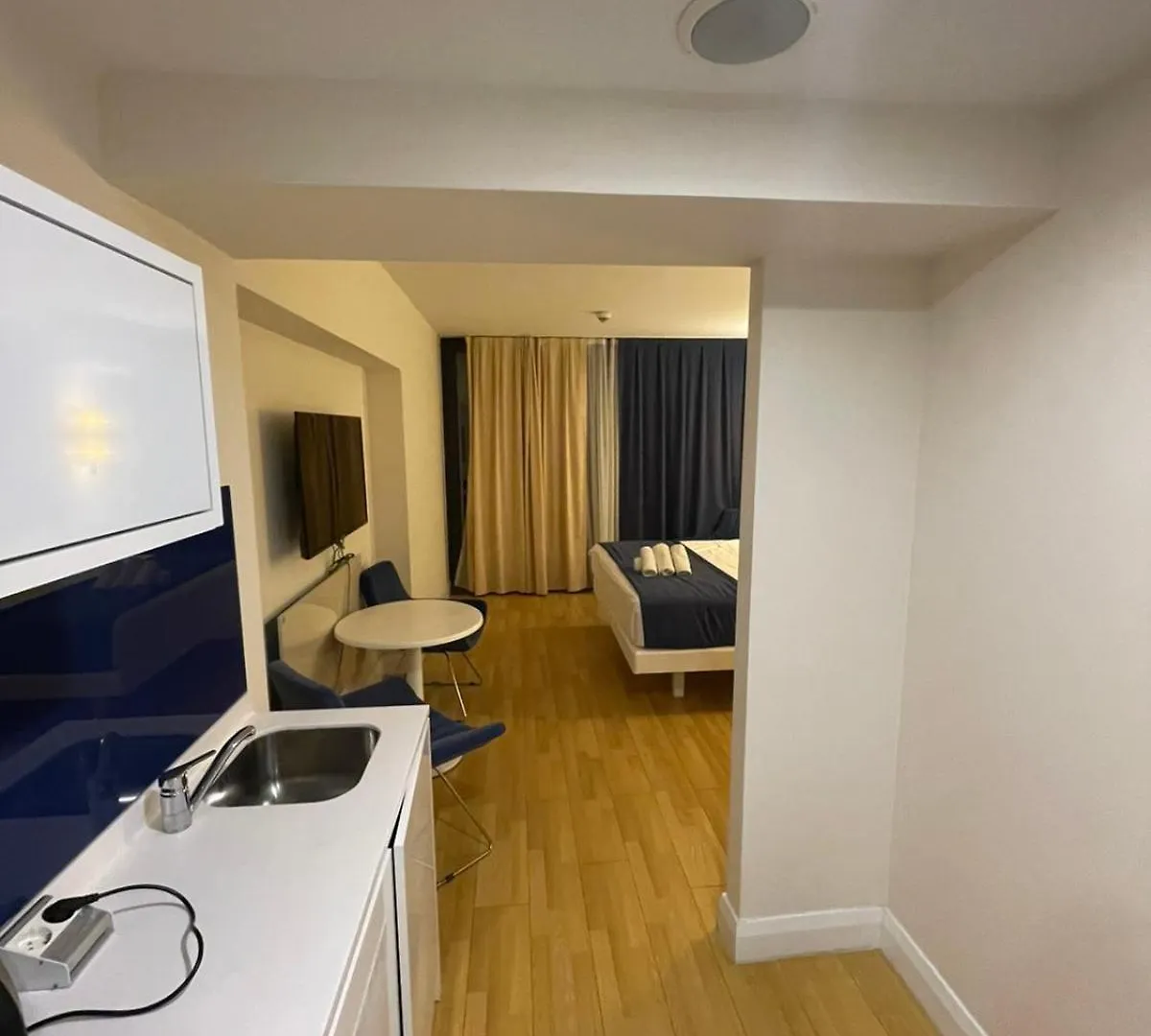 アパートホテル Georgia Batumi 5Star Apartments N4