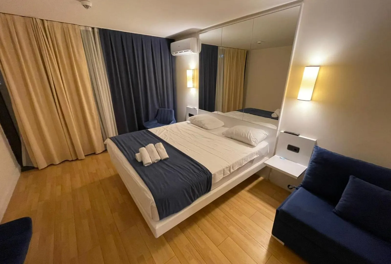 Georgia Batumi 5Star Apartments N4 グルジア