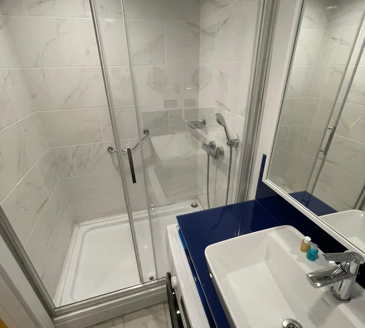 アパートホテル Georgia Batumi 5Star Apartments N4