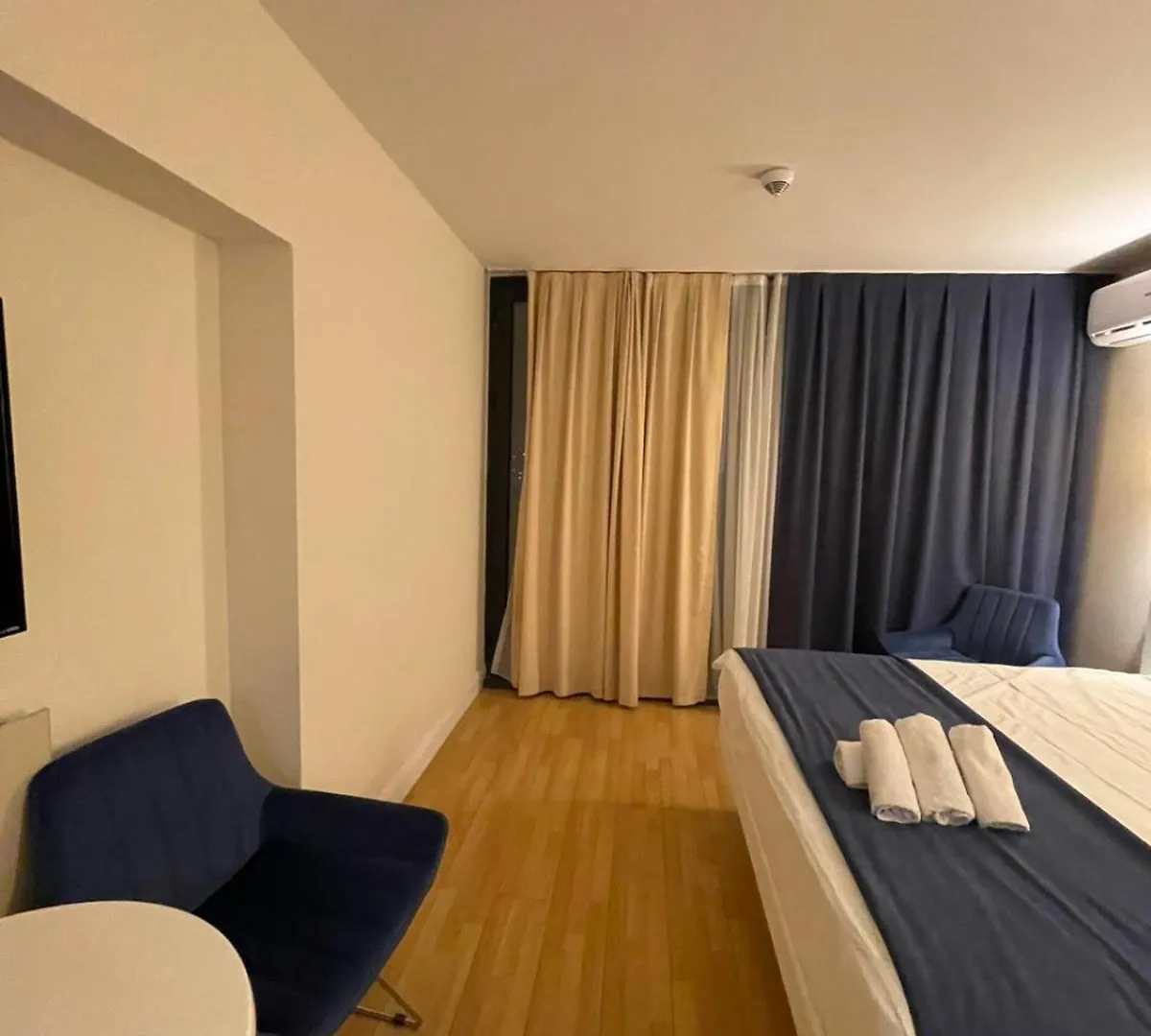 Georgia Batumi 5Star Apartments N4 グルジア