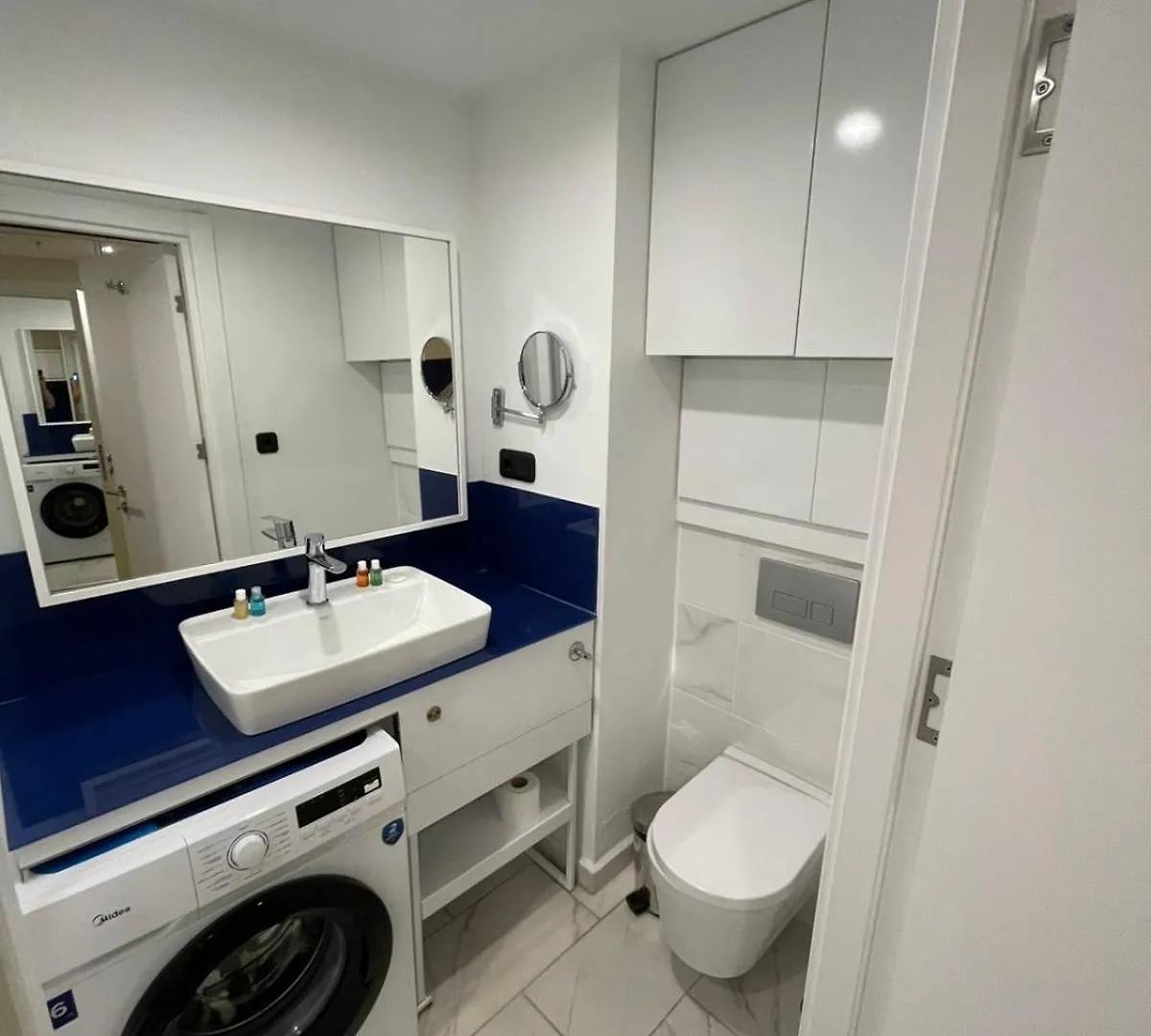 Georgia Batumi 5Star Apartments N4 グルジア
